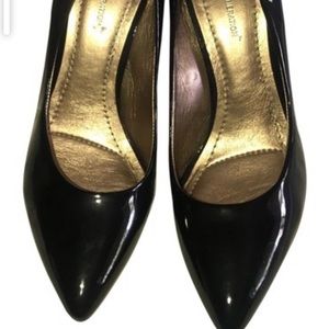 BCBGeneration
paten leather gloss finish
Size 9